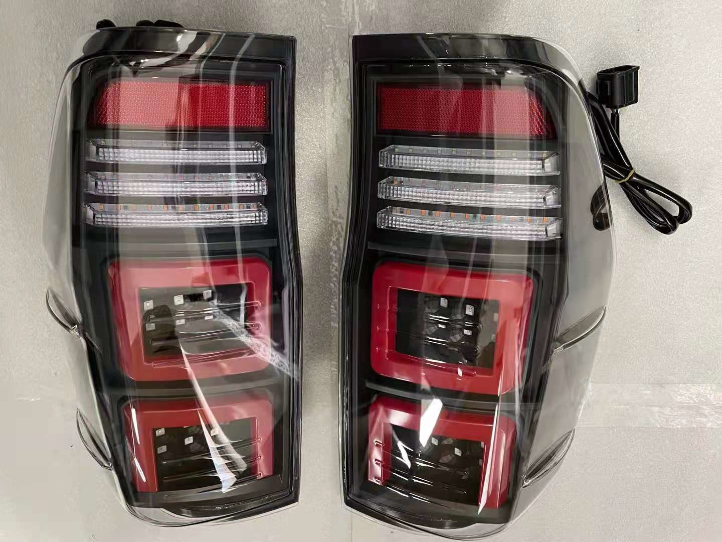 Advanced LED Taillights for Ford Ranger: Superior Rear Driving, Brake, Reverse, and Turn Signal Lights for T6, T7, and T8 Models