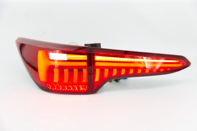 Binagong LED Tail Lamp Para sa Supplier ng Fortuner 2015