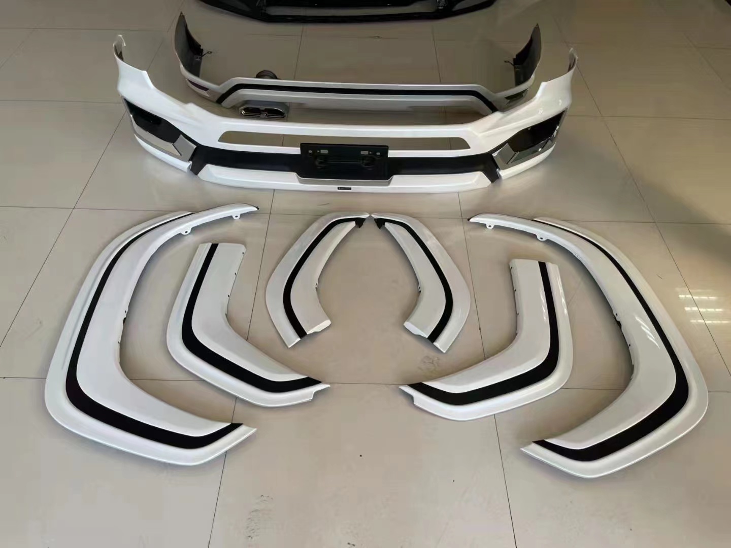 Toyota Land Cruiser 300 Mona Lisa Style Body Kit