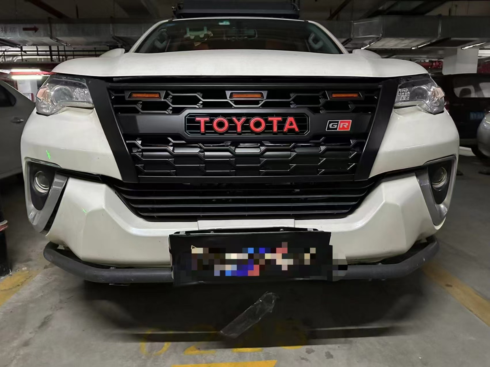 2015 Toyota Fortuner GR Style Front Grille